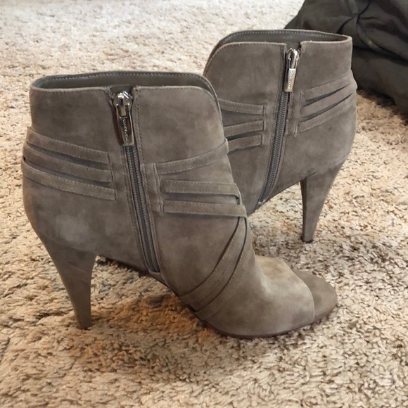 Vince Camuto Shoes - Vince Camuto Booties Size 8